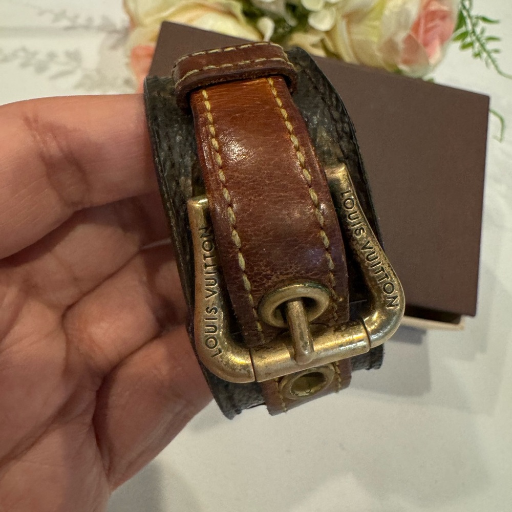 Authentic Louis Vuitton bracelet - Picture 3 of 11